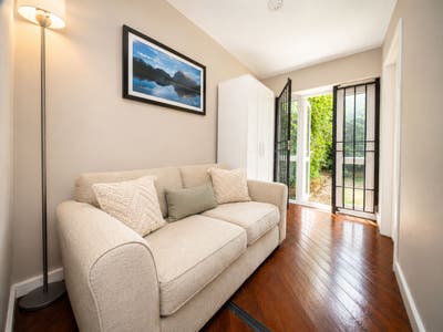 3 Furnished Double/Large Rooms Flat N1 Main Photo