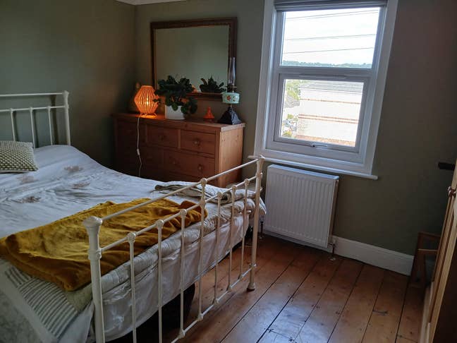 Room in house Main Photo