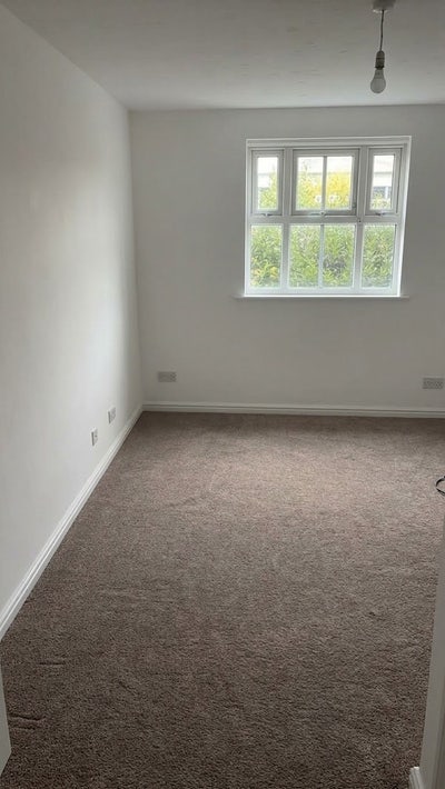 Double Room in Barking Main Photo
