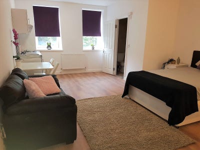 Modern self contained Studios Main Photo