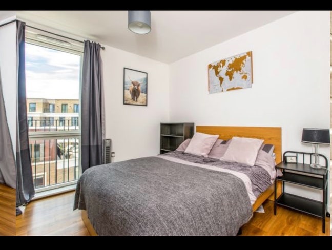 Two double rooms available in east village Main Photo