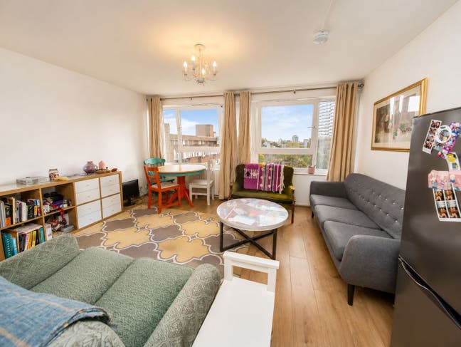 2 bed apartment with living room and balcony-E1 Main Photo