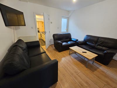 Large Double Bedrooms available in Selly Oak Main Photo
