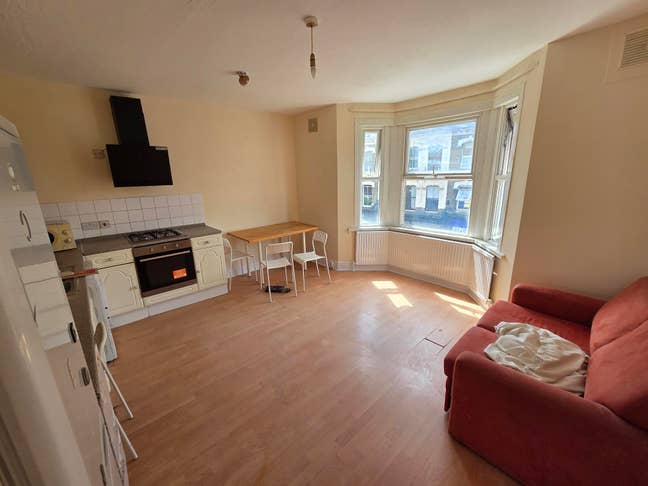 1 Bedroom Flat Main Photo