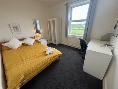 Large Double Room -All Bills Incl-No Deposit Main Photo
