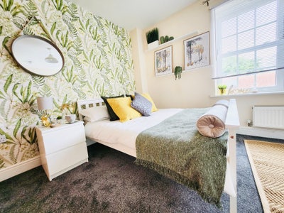 Stylish City Centre Double + Ensuite Available Main Photo