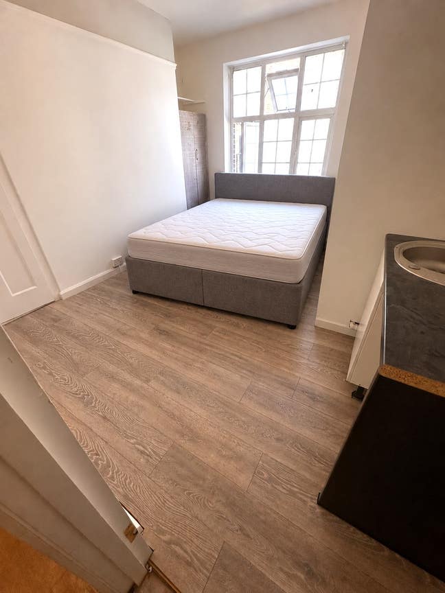 Studio Flat, Camberwell Road, SE5 Main Photo