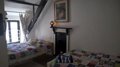Twin bed room PLUS own sitting room Main Photo