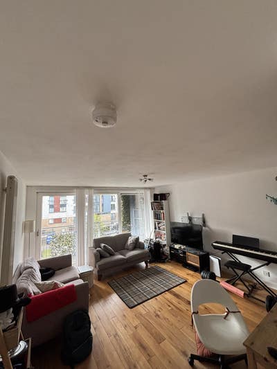 2 Bedroom Flat - Double Bed Available  Main Photo