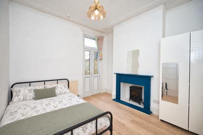 Professional House Share Bills Included Leyton E10 Main Photo