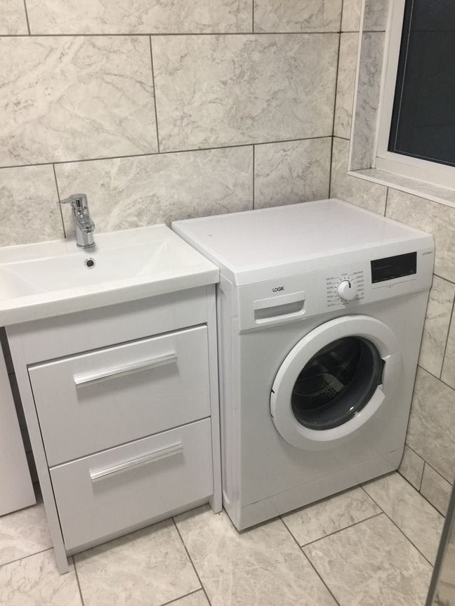 Fully furnished double room for rent  Main Photo