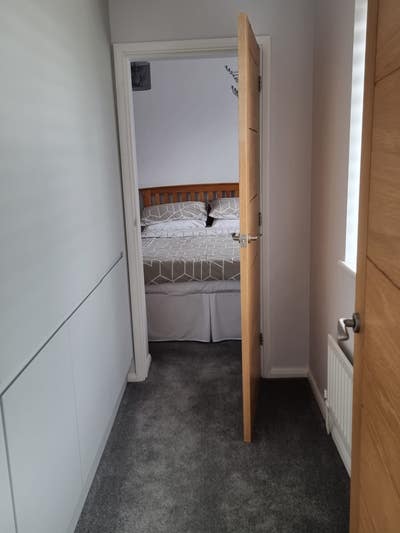 Spacious ensuite double room to rent Main Photo