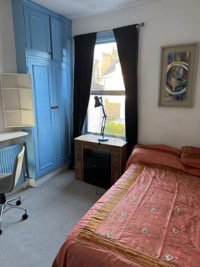 Low cost accommodation in Fulham SW6 Main Photo