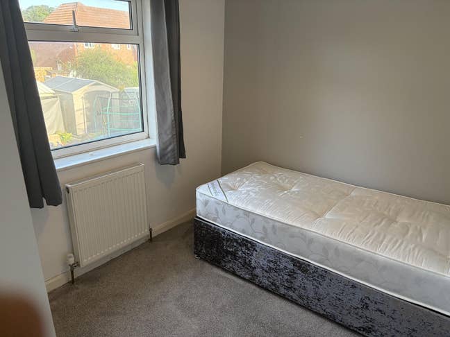 🏠 **Room to Rent – West Road, Newcastle**  📍 Con Main Photo