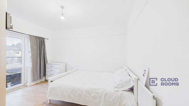 West London – UB5 🏠 Northolt / Mandeville Road Main Photo