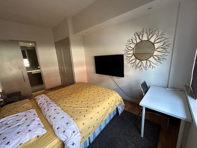  Furnished Room at Lawrence House OCT 1st  Main Photo