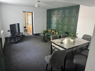 Stylish 1 Bed (Furnished) Flat to Rent – Moseley Main Photo
