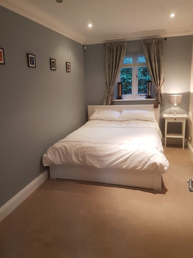 Double En-Suite Room With Private Parking  Main Photo