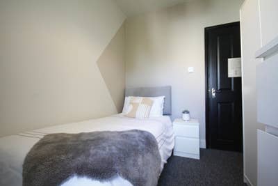 **  House  Share  in Guildford  - GU2  **
 Main Photo
