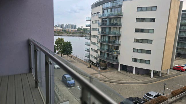 Luxury 3-Bedroom House with Balcony & Riverside  Main Photo
