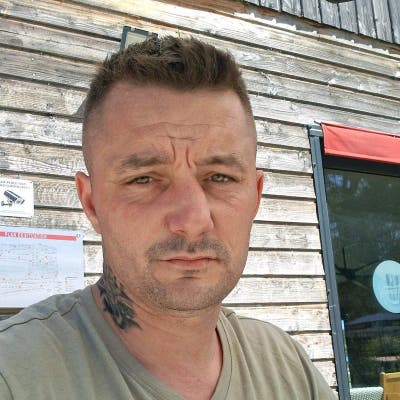 Professional Male seeks a double room Main Photo