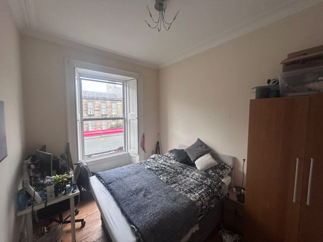 Double room available in flatshare on Ferry Road  Main Photo