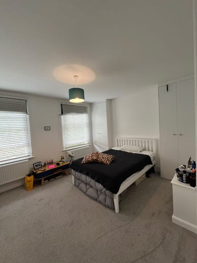 Spacious double room in a queer house Main Photo