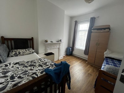 Double Room Available Room Share — Clapton, (E5)  Main Photo