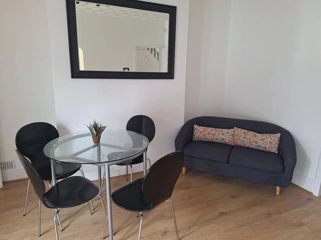 🏡 Newly Refurbished 4-Bedroom House | 2 Bathrooms Main Photo