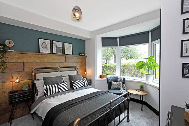 Double Ensuite Room - Fully Furnished - WF1 Main Photo