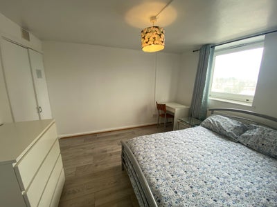 From 9.11 ! Bethnal Green ! Lovely Double ! Main Photo