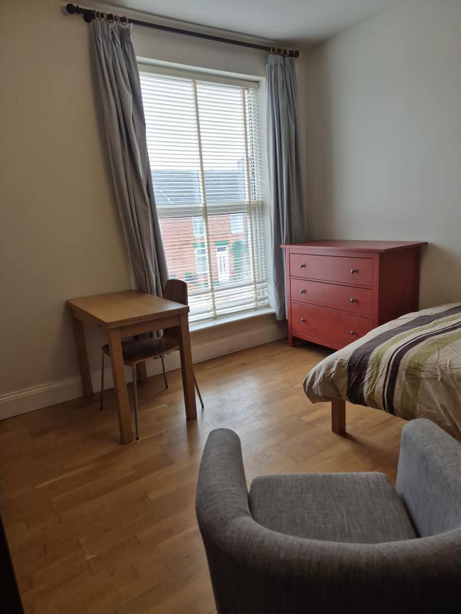 Bedsit in nice clean house close to centre Main Photo