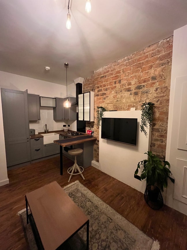 Modern Open Plan 2 bed Flat | Finneston  Main Photo