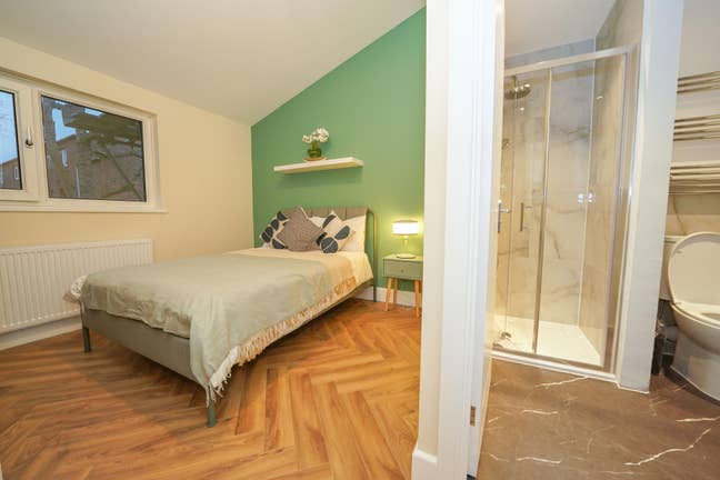 Modern Ensuite | 12 Min Walk from Tube | Last one Main Photo