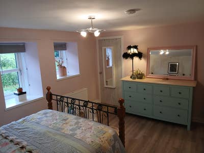 Double room in cute cottage  Main Photo