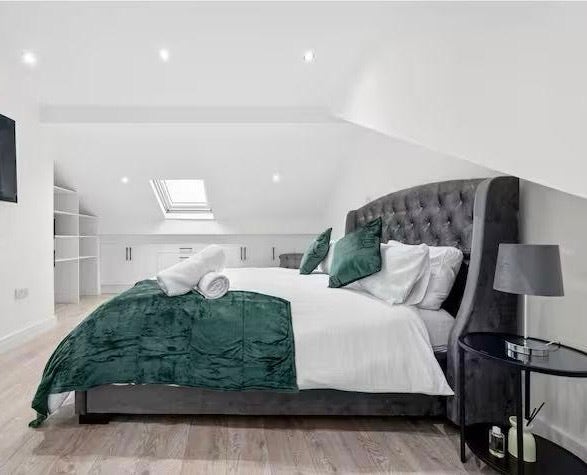  House share- female preferred-From &pound;700 Per month Main Photo