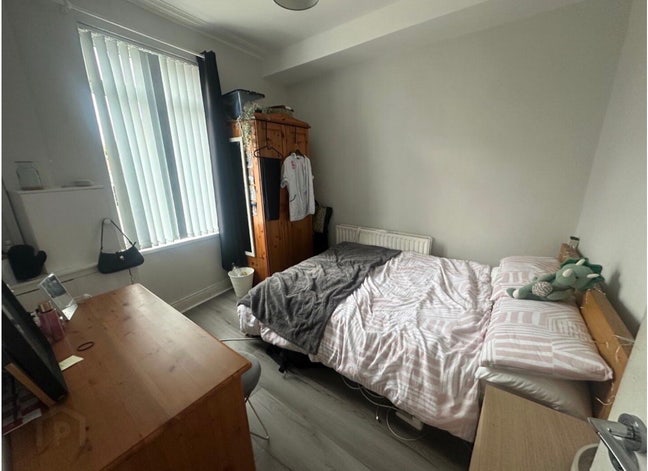 Modern rooms close to hospital and city centre Main Photo