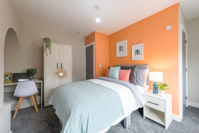 Bills Included Spacious Double Bedroom + En-Suite Main Photo