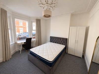 Furnished Double Rooms in modern shared house Main Photo