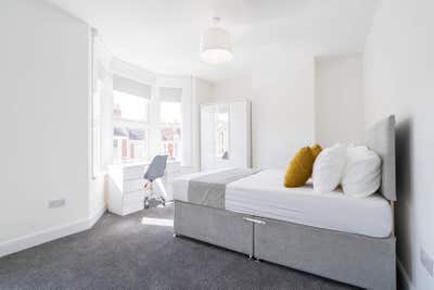 Modern, Furnished 4 Bedroom house available NOW! Main Photo