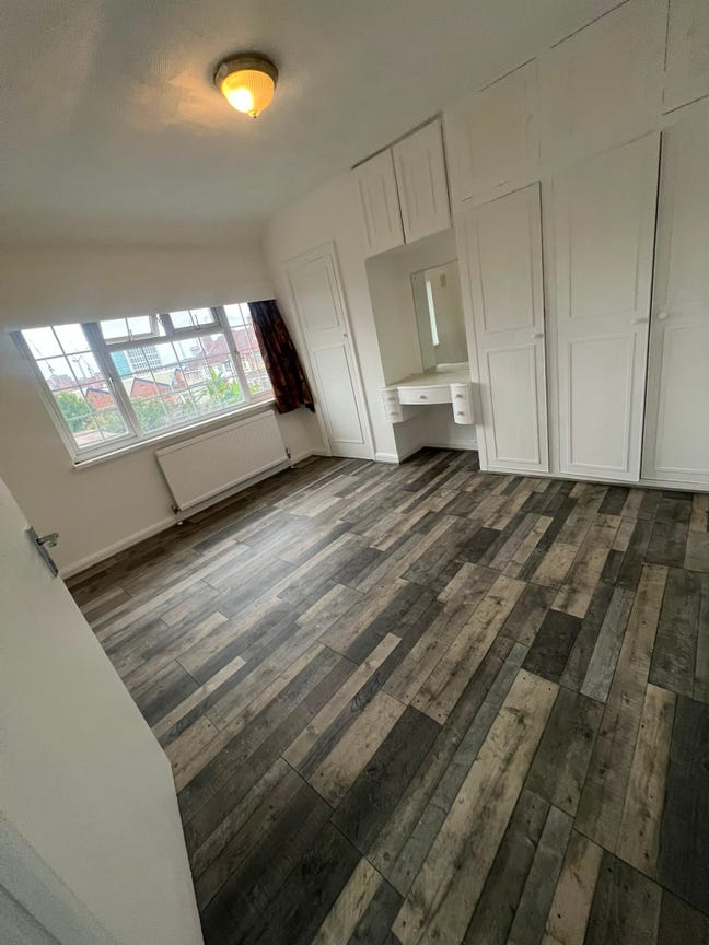 😍 Double Rooms - Cricklewood Asap 😍  Main Photo