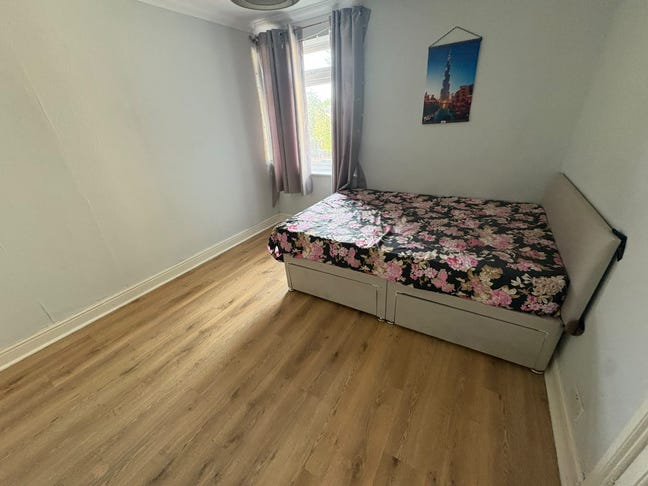 Spacious Double Room- SL1 3RE Main Photo
