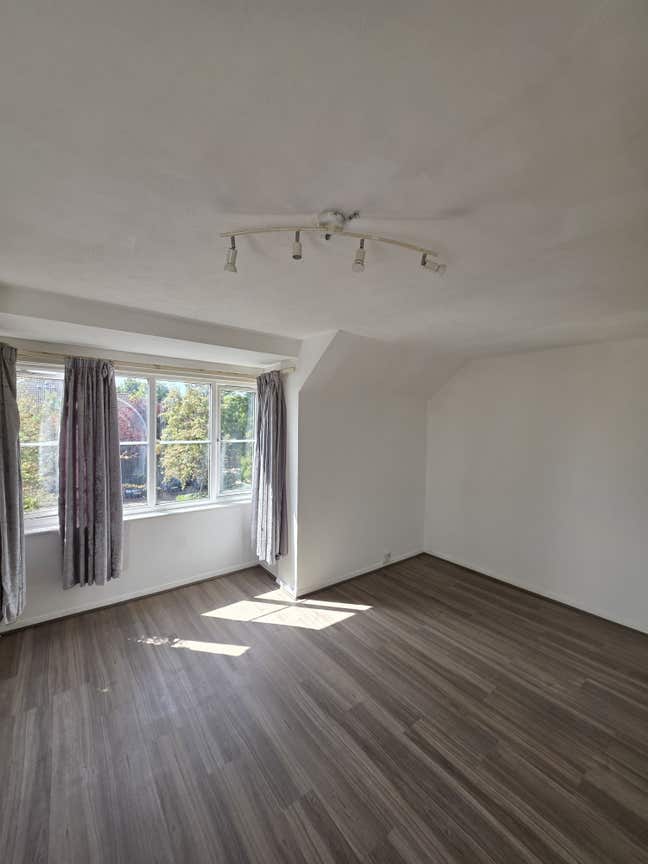 Studio Flat to Rent in Colindale (NW9) Main Photo