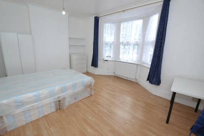 5 Bedroom Next to Startford and Hackney Wow in E10 Main Photo