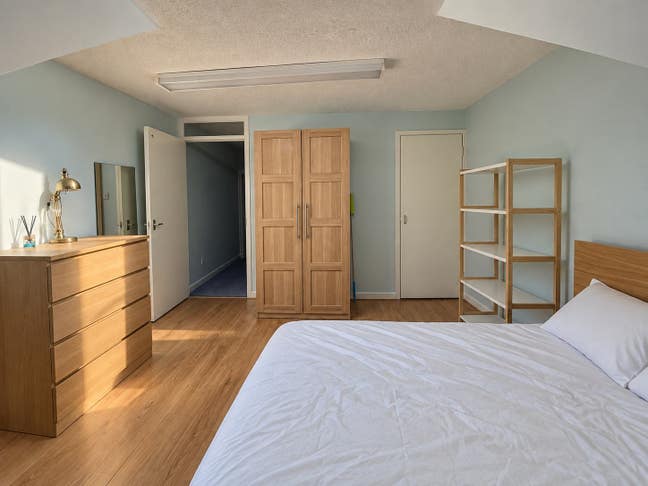 🏡 A Spacious Double Room Available  Main Photo
