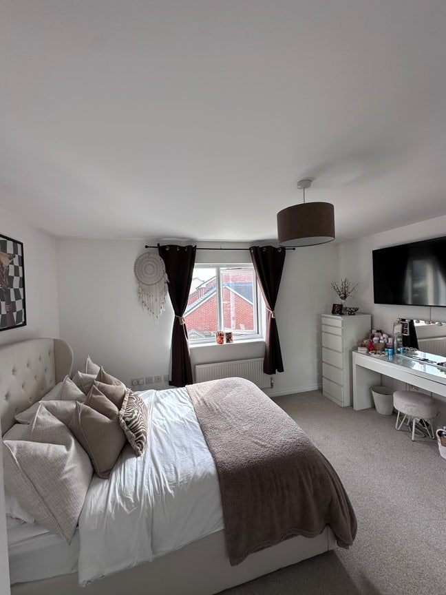 Double bedroom for rent Main Photo