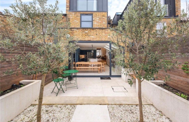 New House between Brixton and Clapham  Main Photo