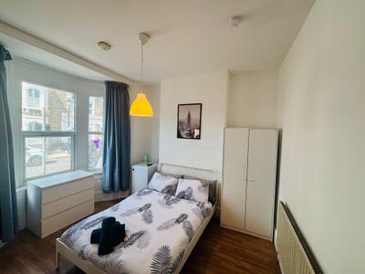 2 Double Rooms | Bills Included | E3 4TH Main Photo