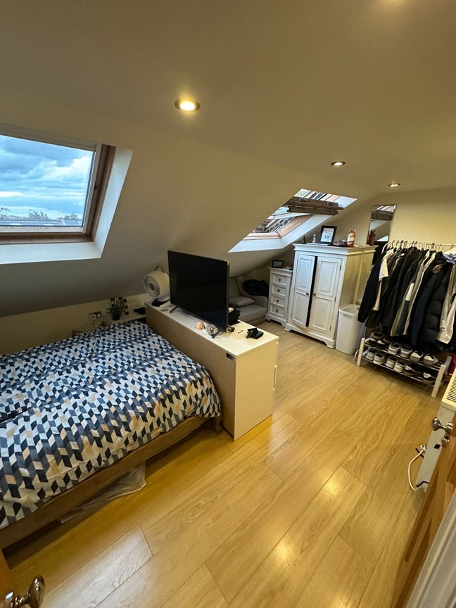 Top floor double room with ensuite in Wimbledon Main Photo
