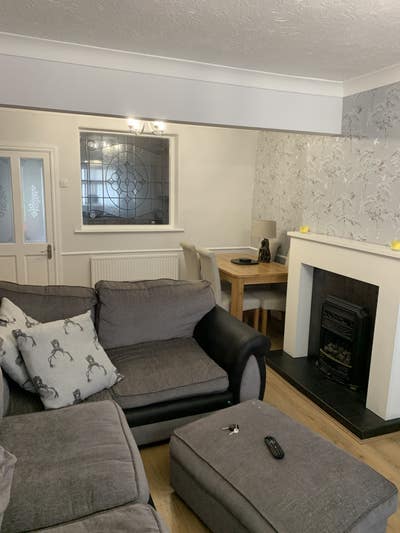 Room in quite area with local amenities  Main Photo